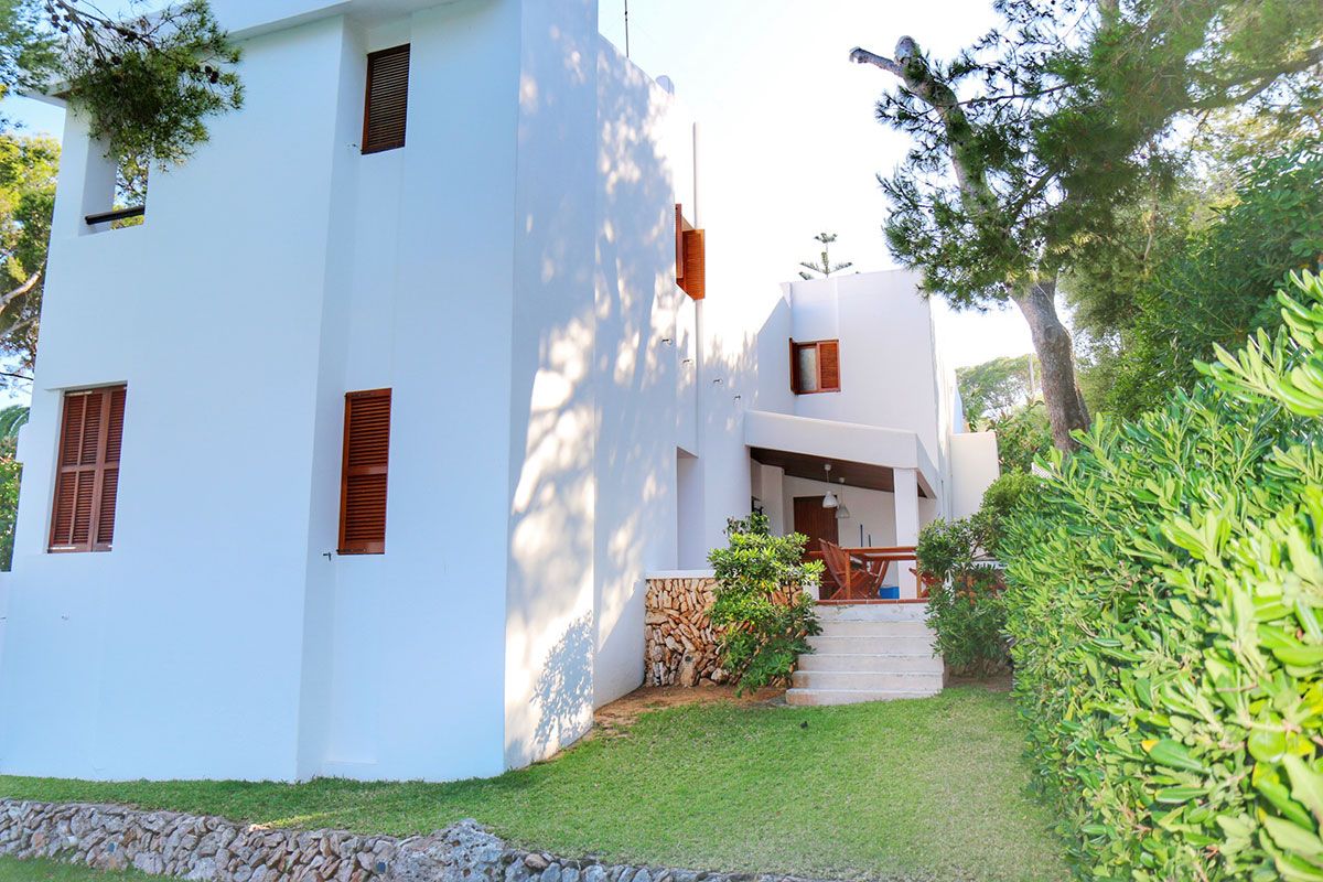 SaPau18 Side view holiday villa in cala d'or