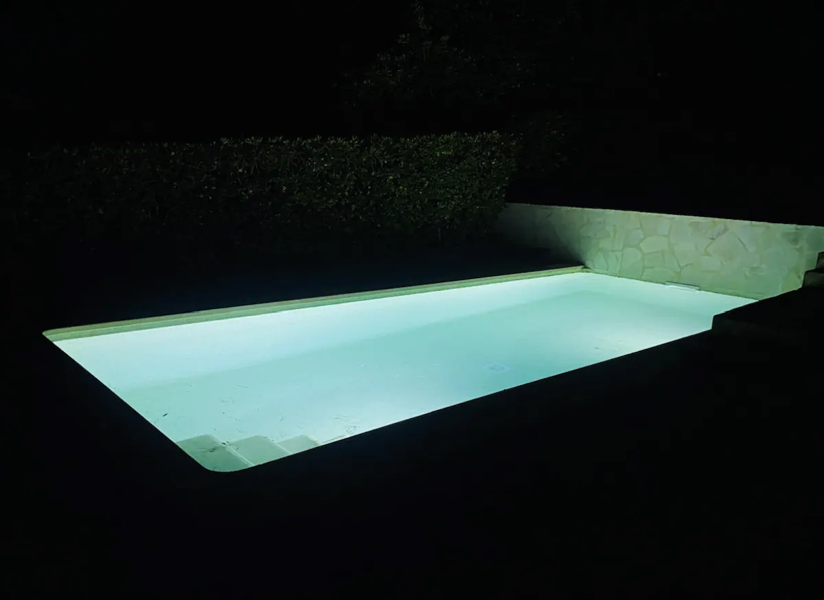 piscinanoche piscina por la noche